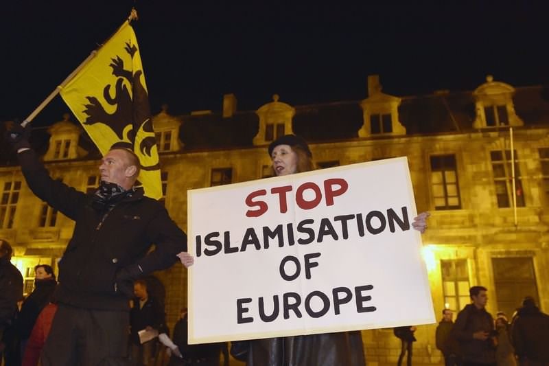 Stop islamisation of Europe. The publics war agains Islam